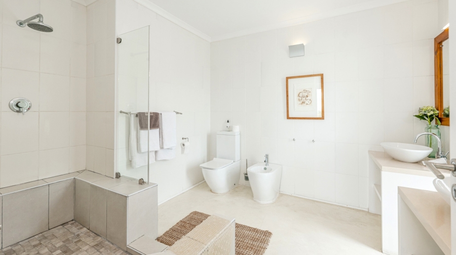 6 Bedroom Property for Sale in Agulhas Western Cape